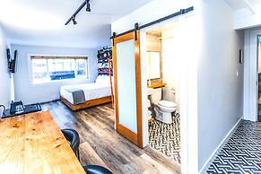 Crash Hotel Squamish