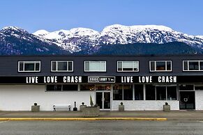 Crash Hotel Squamish