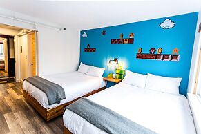 Crash Hotel Squamish