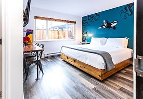 Crash Hotel Squamish