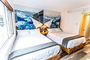 Crash Hotel Squamish