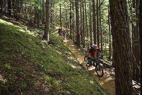 Crash Hotel Squamish