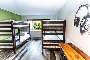 Crash Hotel Squamish