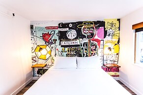 Crash Hotel Squamish