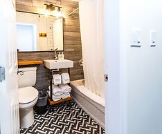 Crash Hotel Squamish