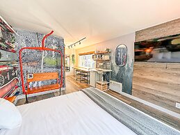 Crash Hotel Squamish