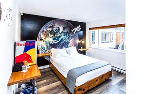 Crash Hotel Squamish