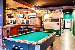 Crash Hotel Squamish