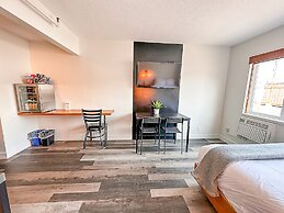 Crash Hotel Squamish