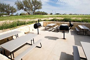 Holiday Inn Express Suites Beeville by IHG