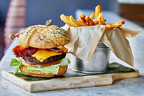 Courtyard by Marriott Portland City Center