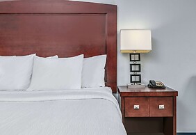 La Quinta Inn & Suites by Wyndham Fort Worth NE Mall