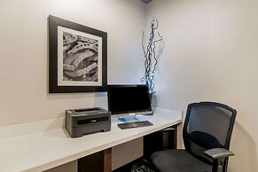 La Quinta Inn & Suites by Wyndham Fort Worth Eastchase