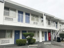 Motel 6 Concord, CA