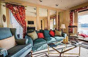 Laurel Grove Inn on the South