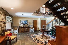 Laurel Grove Inn on the South