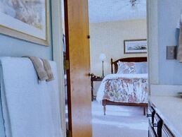 Laurel Grove Inn on the South