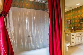 Laurel Grove Inn on the South