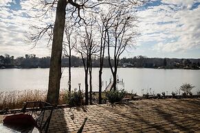 Laurel Grove Inn on the South