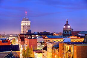 Lancaster Marriott at Penn Square