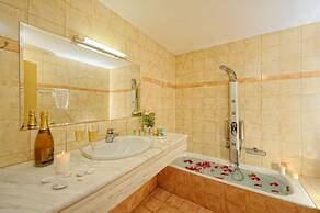 Aegean Sky Hotel & Suites