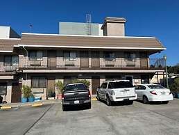 Crown Lodge Motel Oakland