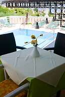 Amaryllis Hotel Apartments