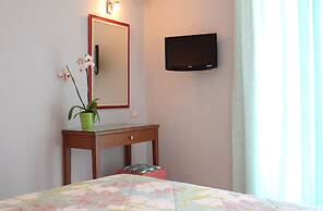 Amaryllis Hotel Apartments