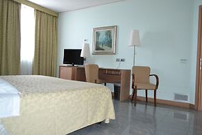 Marina Palace Hotel & Congress Hall