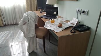 Marina Palace Hotel & Congress Hall