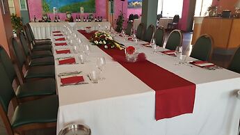Marina Palace Hotel & Congress Hall