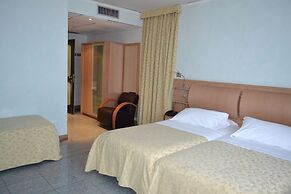 Marina Palace Hotel & Congress Hall