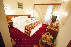 Prahova Plaza Hotel