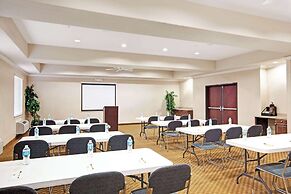 Super 8 by Wyndham IAH West/Greenspoint