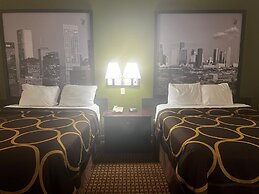 Super 8 by Wyndham IAH West/Greenspoint