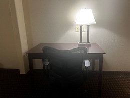 Super 8 by Wyndham IAH West/Greenspoint