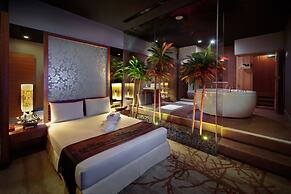 NagaWorld Hotel & Entertainment Complex