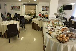 La Costiera Hotel