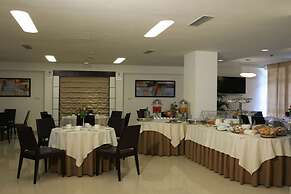 La Costiera Hotel