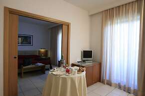 La Costiera Hotel