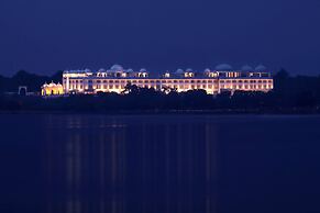 Radisson Blu Udaipur Palace Resort & Spa