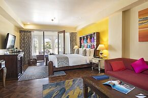 Radisson Blu Udaipur Palace Resort & Spa