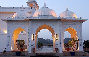 Radisson Blu Udaipur Palace Resort & Spa