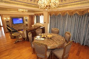 Radisson Blu Udaipur Palace Resort & Spa