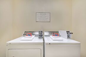 Super 8 by Wyndham Hidalgo/McAllen Area