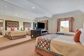 Super 8 by Wyndham Hidalgo/McAllen Area