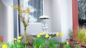 Airport Birches Motel