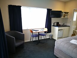 Airport Birches Motel