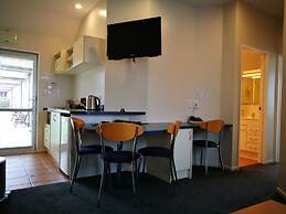 Airport Birches Motel