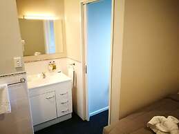 Airport Birches Motel